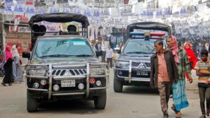 নির্বাচনের আগেরদিন ব্যাপক সহিংসতা,ভোট নিরাপদ করতে যেসব ব্যবস্থা নেয়া হয়েছে