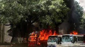 সারাদেশে সংঘর্ষ, পুলিশসহ নিহত ১০০