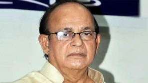 সাবেক মন্ত্রী আনোয়ার হোসেন মঞ্জুকে ছেড়ে দিল পুলিশ