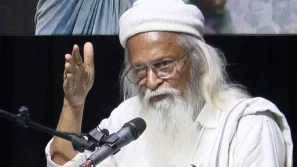 হাসপাতালে ফরহাদ মজহার, নিউমোনিয়ায় আক্রান্ত