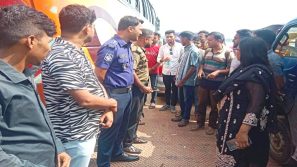 মীরগঞ্জ ফেরিঘাটে অতিরিক্ত ভাড়া আদায়: অর্ধলাখ টাকা জরিমানা