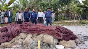 বাবুগঞ্জ উপজেলা মৎস্য অফিসারের অভিযানঃ ৭০ টি কারেন্ট জাল জব্দ