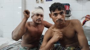 তুচ্ছ ঘটনা কে কেন্দ্র করে নারী সহ তিন জনকে পিটিয়ে ও কুপিয়ে গুরুতর আহত