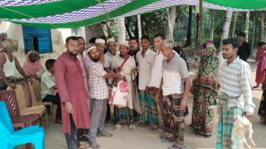 আল এহসান ফাউন্ডেশনের পক্ষ থেকে অসহায়দের মাঝে খাদ্য সামগ্রী বিতরণ
