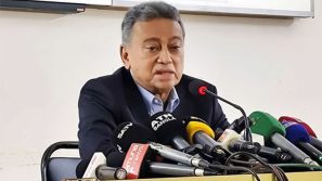 দেশের আর্থিক খাত এখন ‘পেইনফুল’ অবস্থায় রয়েছে: অর্থমন্ত্রী
