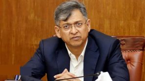 বন্দি বিনিময় চুক্তির আওতায় হাসিনাকে ফেরানোর চেষ্টা চলছে: স্বরাষ্ট্রমন্ত্রী