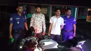 বরিশালে চুরি যাওয়া মটর সাইকেল চোরসহ উদ্ধার করেছে বন্দর থানা পুলিশ